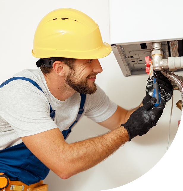 Professionelle Wärmepumpeninstallation am Haus